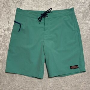 Vineyard Vines Men's Teal Swim Shorts with pocket, size 34